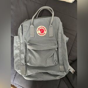 fjällräven grey backpack